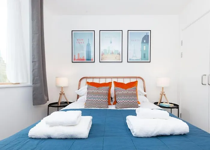 Oxfordshire Living - The Tolkien Apartment - Oxford