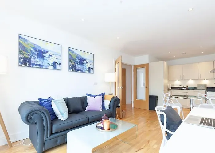 Oxfordshire Living - The Tolkien Apartment - Oxford